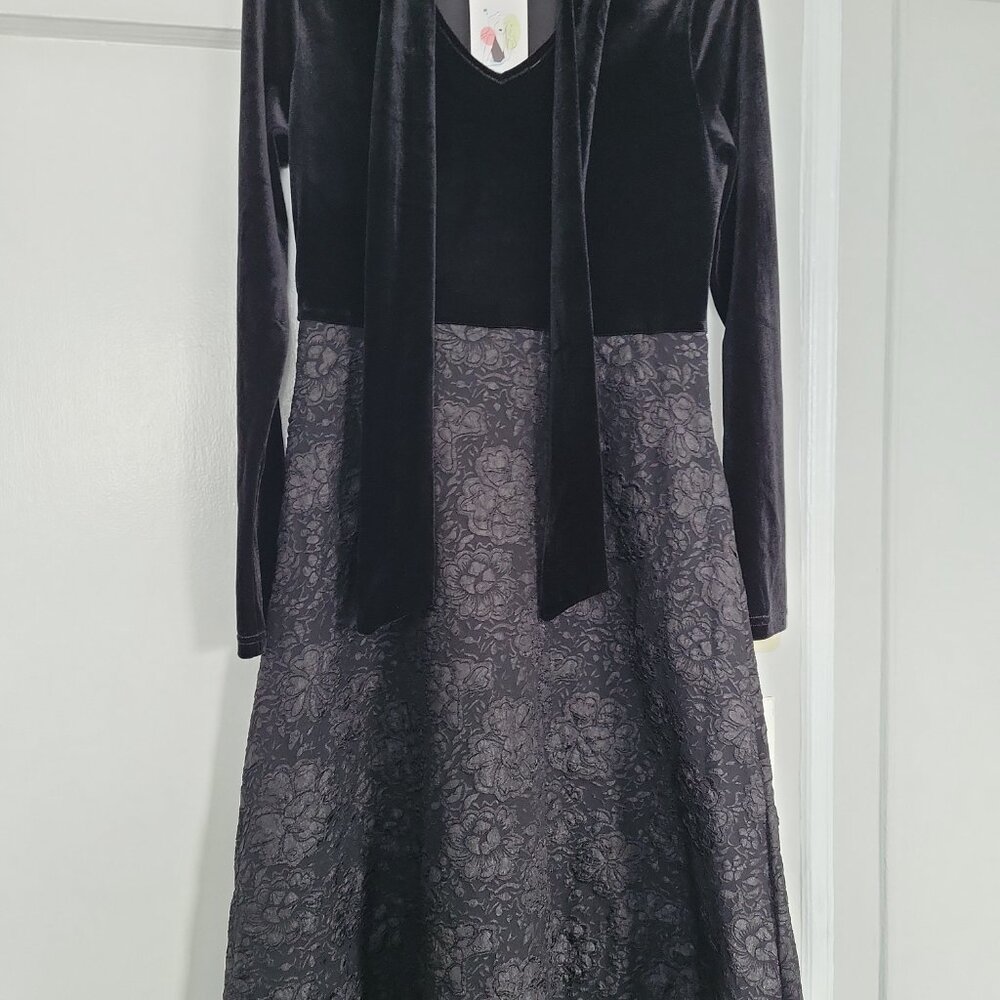 SHEIN Modely Elegant Black Velvet Dress Long Sleeve w/Floral Lace Panel